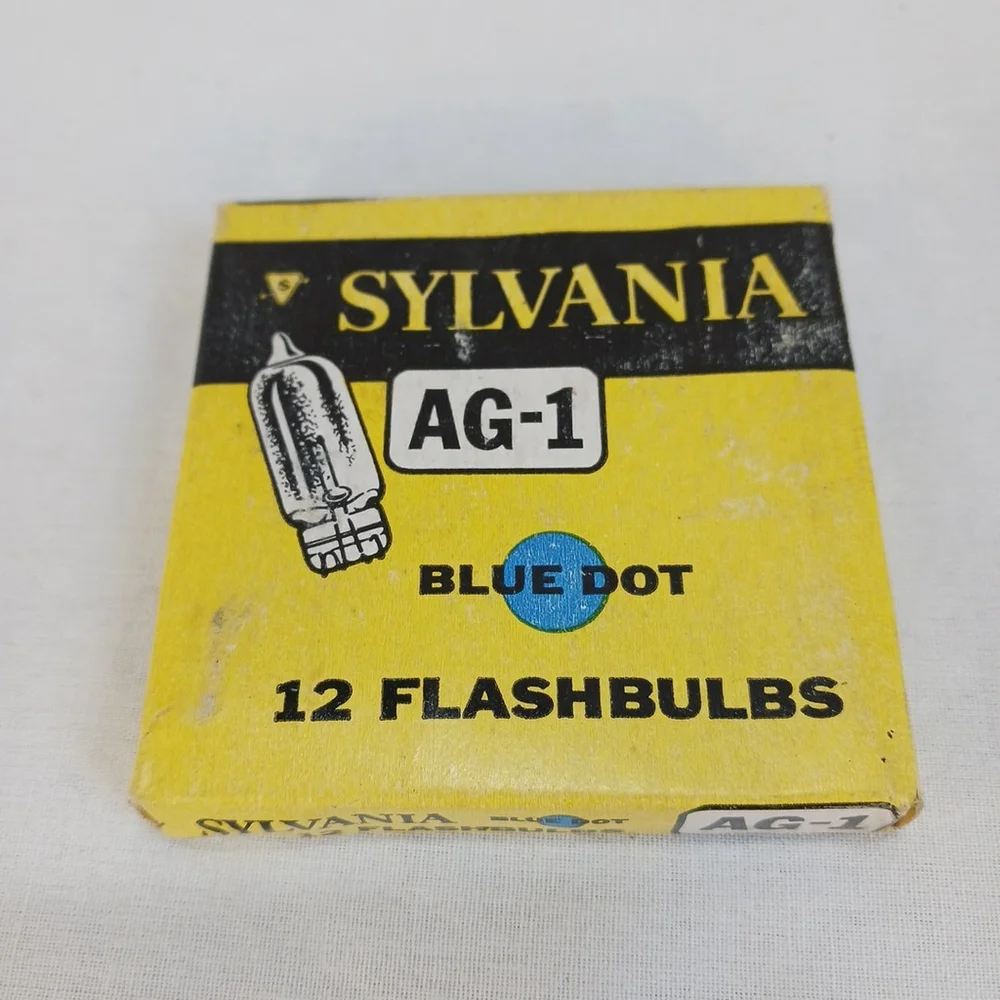 Vintage Sylvania Blue Dot Flashbulbs AG1B 12
